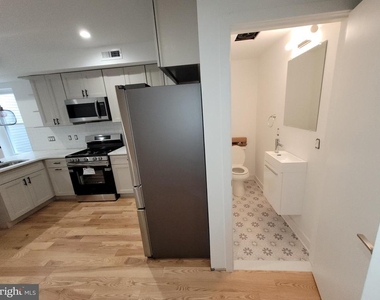 223 E Girard Avenue - Photo Thumbnail 15
