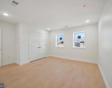 4212-16 Lancaster Avenue - Photo Thumbnail 2