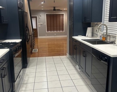 2417 S Rosewood Street - Photo Thumbnail 8