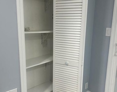 2417 S Rosewood Street - Photo Thumbnail 14