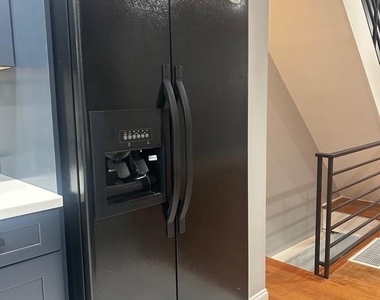 2417 S Rosewood Street - Photo Thumbnail 12