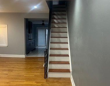 2417 S Rosewood Street - Photo Thumbnail 5