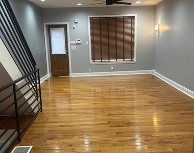 2417 S Rosewood Street - Photo Thumbnail 4