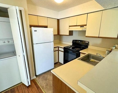 14111 William Street - Photo Thumbnail 4