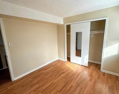 14111 William Street - Photo Thumbnail 5