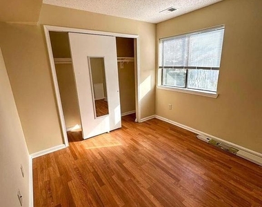 14111 William Street - Photo Thumbnail 6