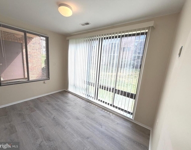 18131 Chalet Drive - Photo Thumbnail 15
