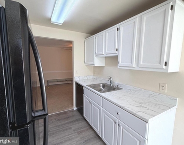 18131 Chalet Drive - Photo Thumbnail 10