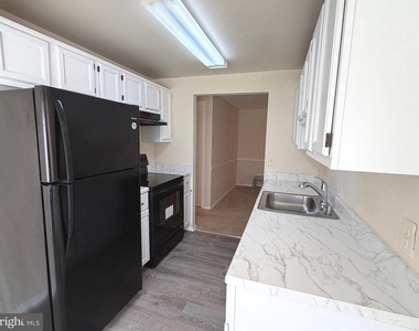 18131 Chalet Drive - Photo Thumbnail 9