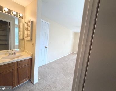 18131 Chalet Drive - Photo Thumbnail 35