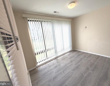 18131 Chalet Drive - Photo Thumbnail 14