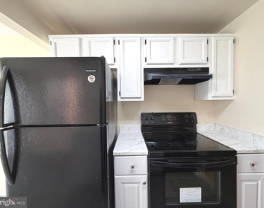 18131 Chalet Drive - Photo Thumbnail 11