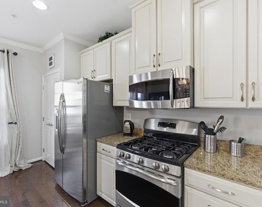 7549 Hearthside Way - Photo Thumbnail 13