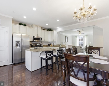7549 Hearthside Way - Photo Thumbnail 6