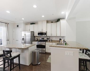 7549 Hearthside Way - Photo Thumbnail 9