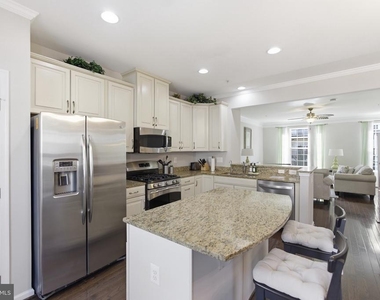 7549 Hearthside Way - Photo Thumbnail 10