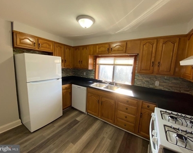 338 Gusryan Street - Photo Thumbnail 7