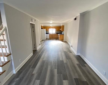 338 Gusryan Street - Photo Thumbnail 2