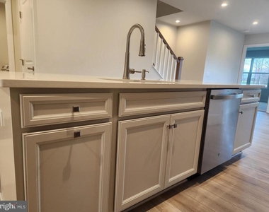 377 Waterside Square - Photo Thumbnail 22