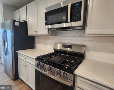 377 Waterside Square - Photo Thumbnail 4