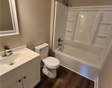 113 Mullins Avenue - Photo Thumbnail 10