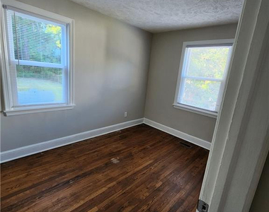 113 Mullins Avenue - Photo Thumbnail 13