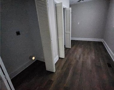 113 Mullins Avenue - Photo Thumbnail 3