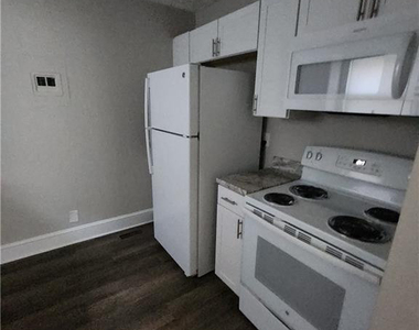 113 Mullins Avenue - Photo Thumbnail 8