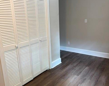 113 Mullins Avenue - Photo Thumbnail 20