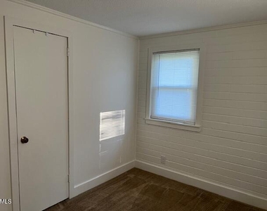 603 Maple Avenue - Photo Thumbnail 9