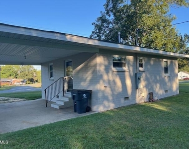 603 Maple Avenue - Photo Thumbnail 3