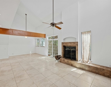 1735 Spyglass Dr - Photo Thumbnail 9