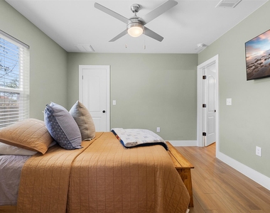 823 Hickory St - Photo Thumbnail 7