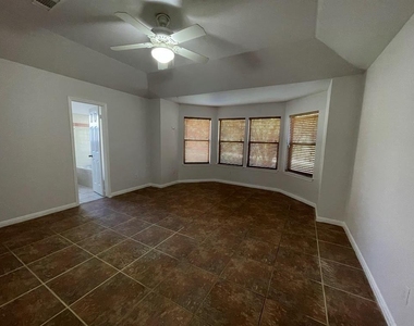 5001 Blue Bluff Rd - Photo Thumbnail 10