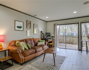 620 S 1st St - Photo Thumbnail 3