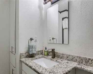 620 S 1st St - Photo Thumbnail 11