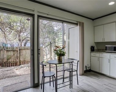 620 S 1st St - Photo Thumbnail 7