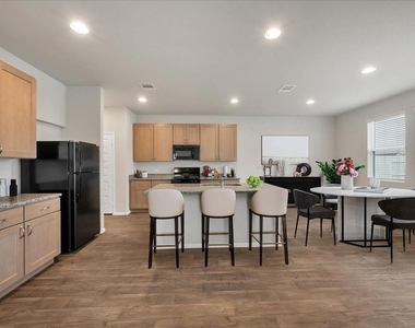 116 Honeybee Ln - Photo Thumbnail 3