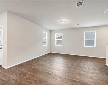 116 Honeybee Ln - Photo Thumbnail 9