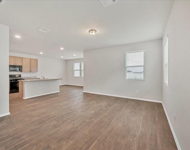 116 Honeybee Ln - Photo Thumbnail 10