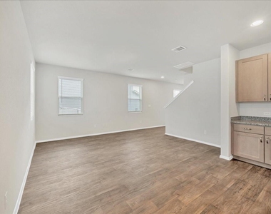 116 Honeybee Ln - Photo Thumbnail 14