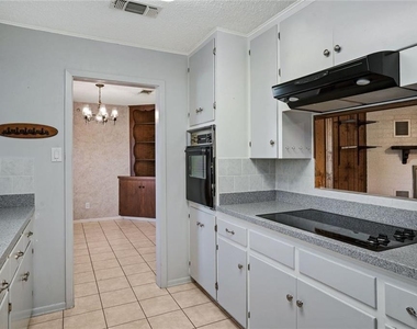 813 S Guadalupe St - Photo Thumbnail 15