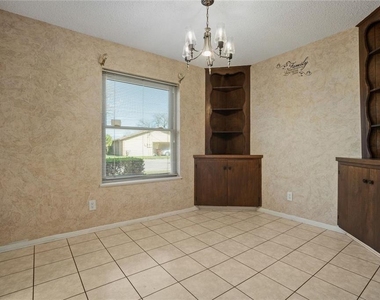 813 S Guadalupe St - Photo Thumbnail 10