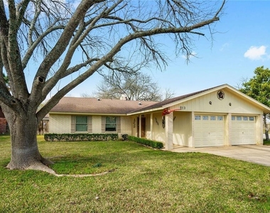 813 S Guadalupe St - Photo Thumbnail 28