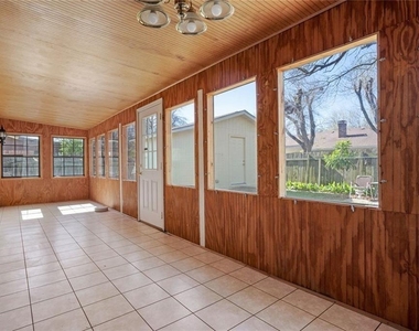 813 S Guadalupe St - Photo Thumbnail 23