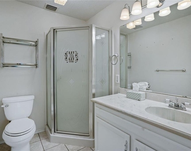 813 S Guadalupe St - Photo Thumbnail 19