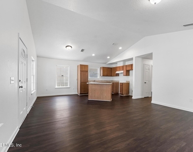 1470 Windle Street - Photo Thumbnail 1