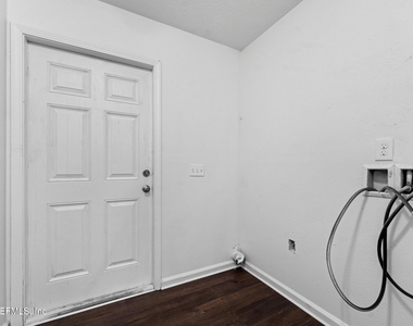 1470 Windle Street - Photo Thumbnail 9