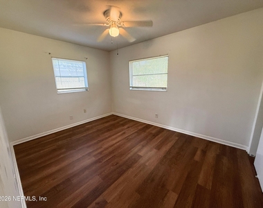 7609 Tacony Drive - Photo Thumbnail 8