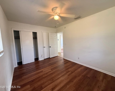 7609 Tacony Drive - Photo Thumbnail 9